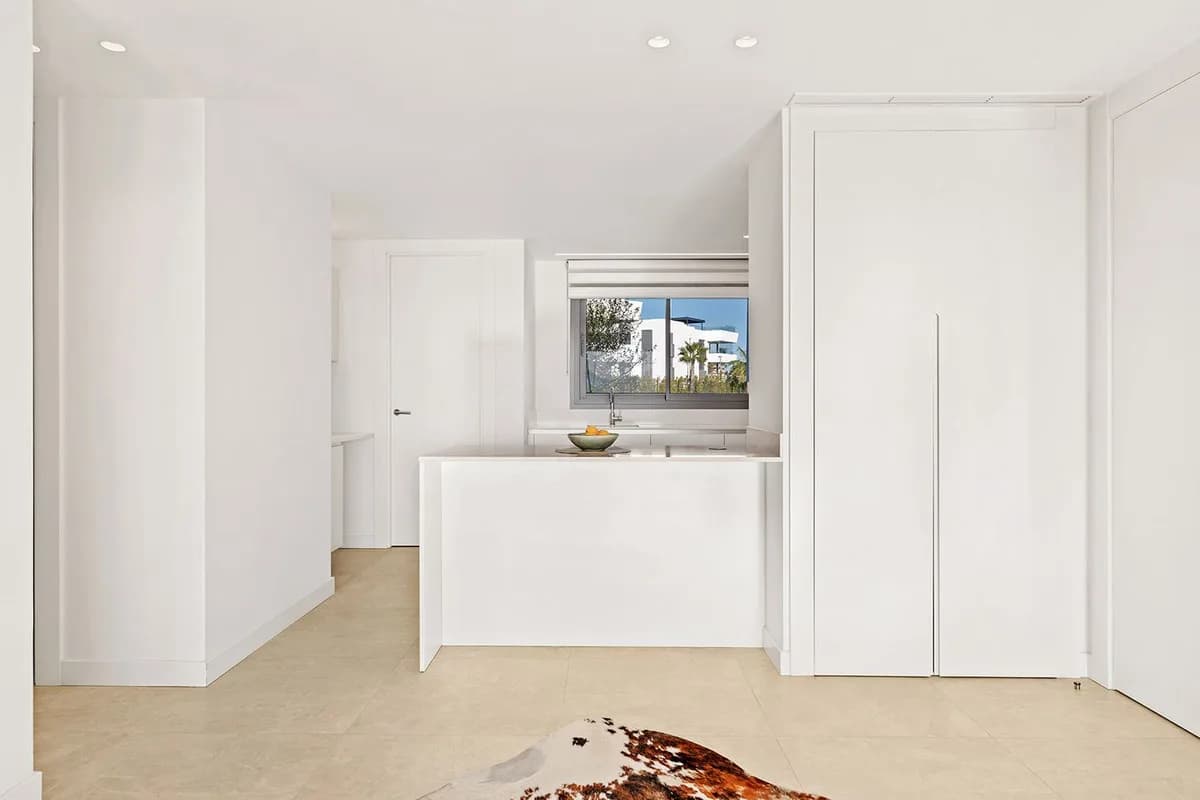 4 Bedroom Middle Floor Apartment for Sale in Santa Clara, Málaga - Image 9