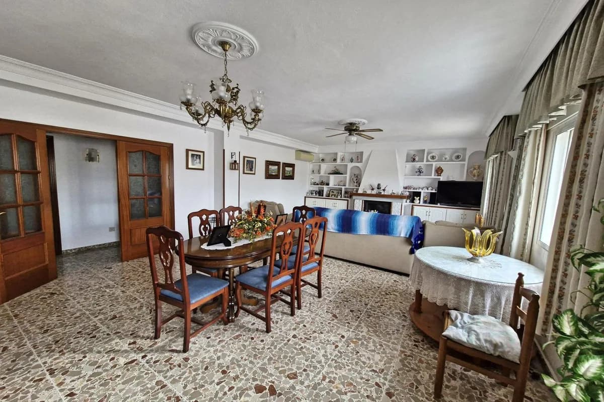 7 Bedroom Townhouse for Sale in Guaro, Málaga - Image 6