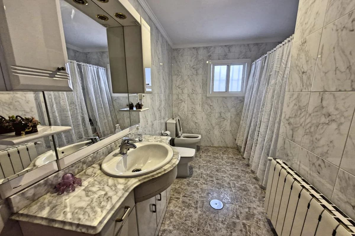 7 Bedroom Townhouse for Sale in Guaro, Málaga - Image 9