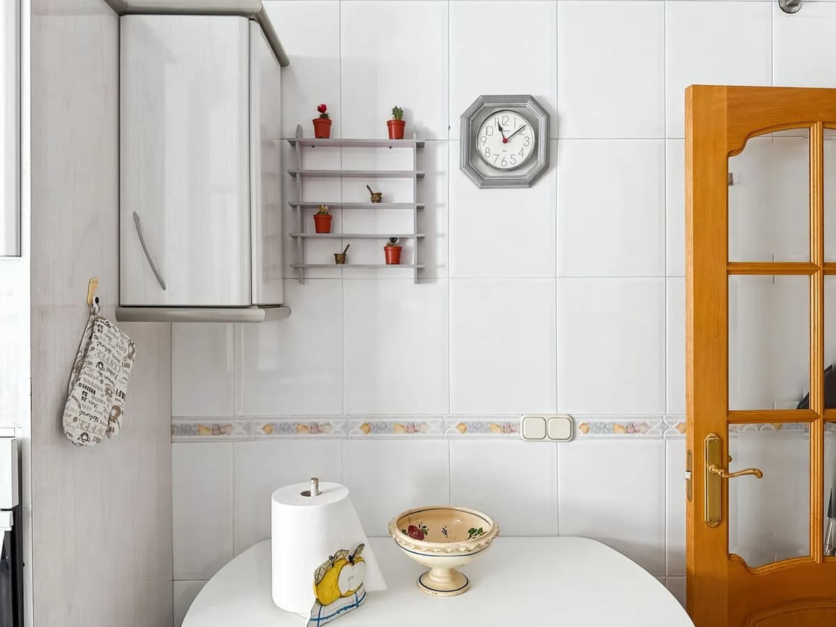 4 Bedroom Top Floor Apartment for Sale in Perchel Sur, Málaga - Image 9