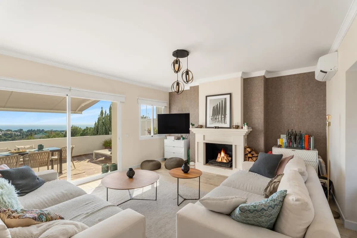 3 Bedroom Townhouse for Sale in The Golden Mile, Málaga - Image 3