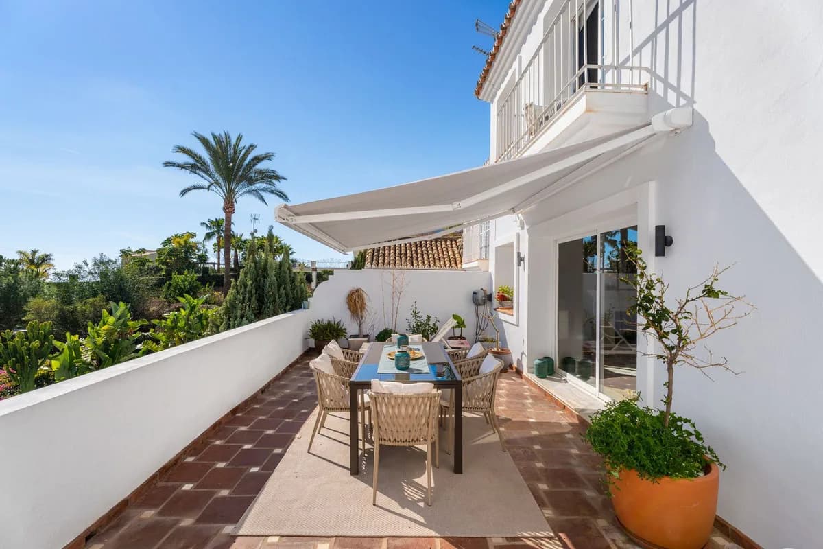 3 Bedroom Townhouse for Sale in The Golden Mile, Málaga - Image 6