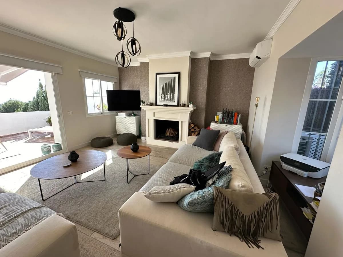 3 Bedroom Townhouse for Sale in The Golden Mile, Málaga - Image 7