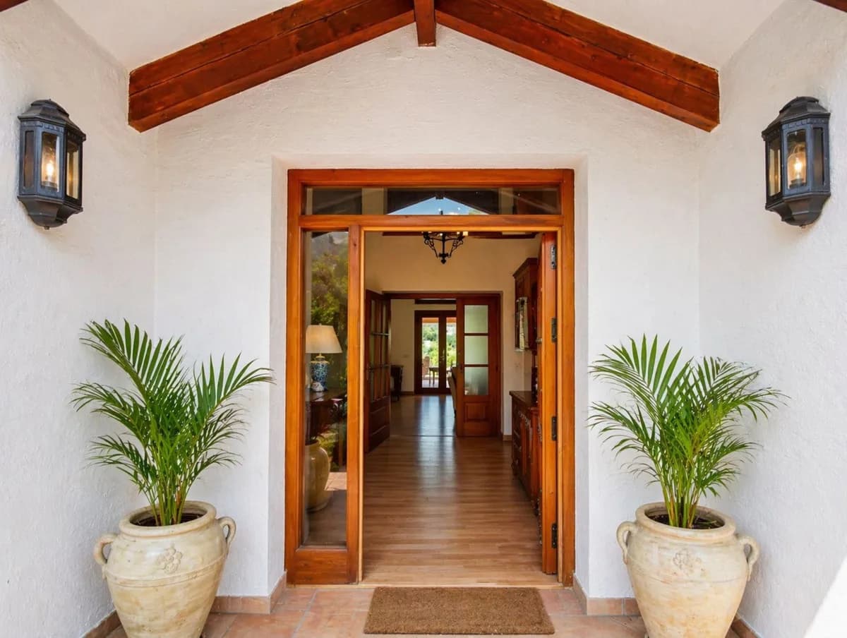 5 Bedroom Finca - Cortijo for Sale in Casares, Málaga - Image 3