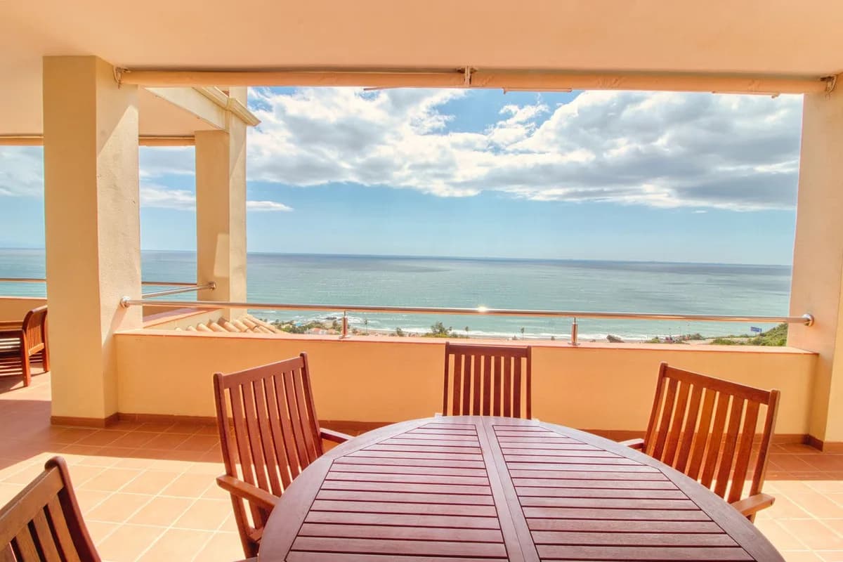3 Bedroom Middle Floor Apartment for Sale in Manilva, Málaga