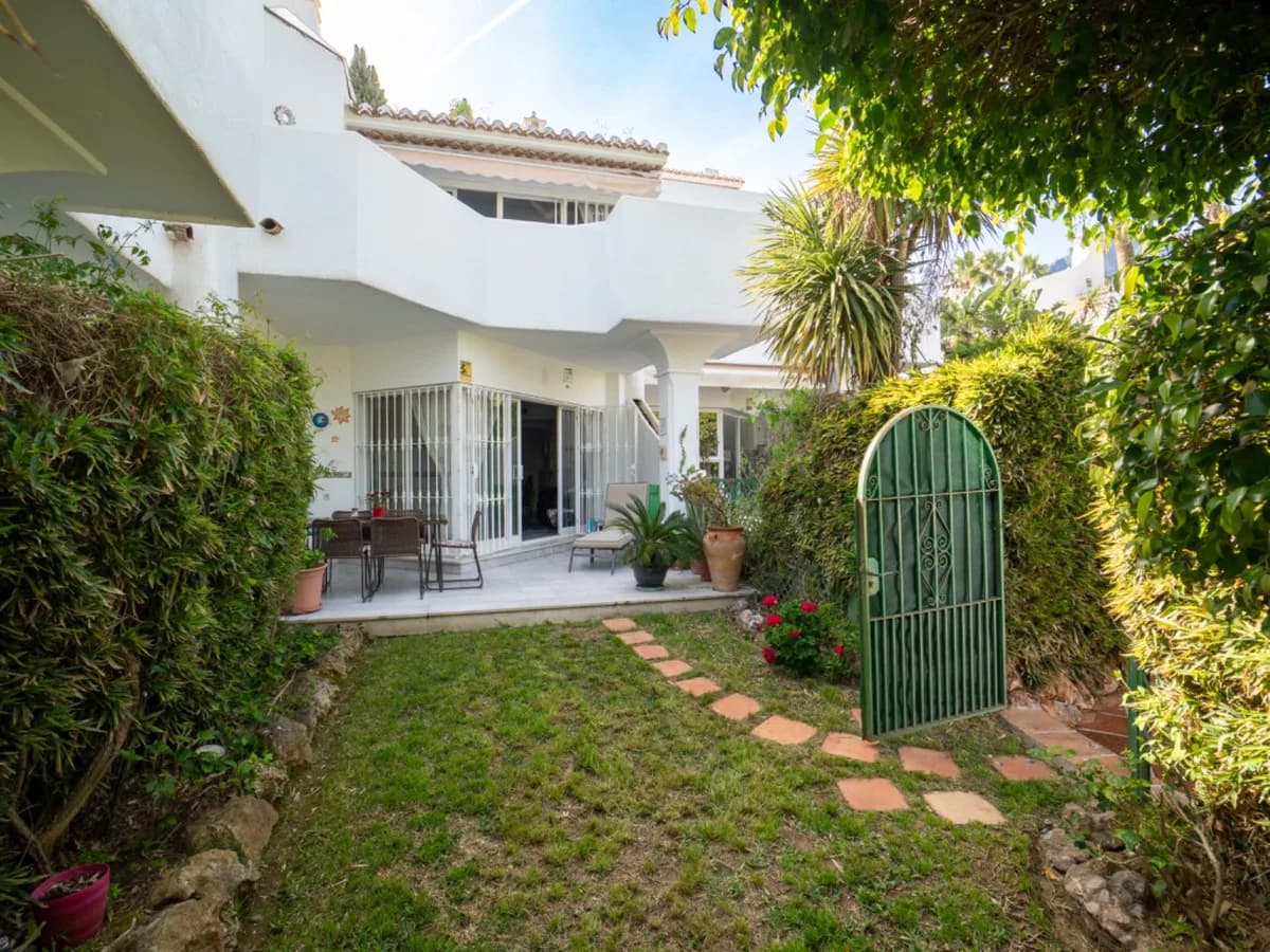 3 Bedroom Townhouse for Sale in Sierra Blanca, Málaga - Image 6