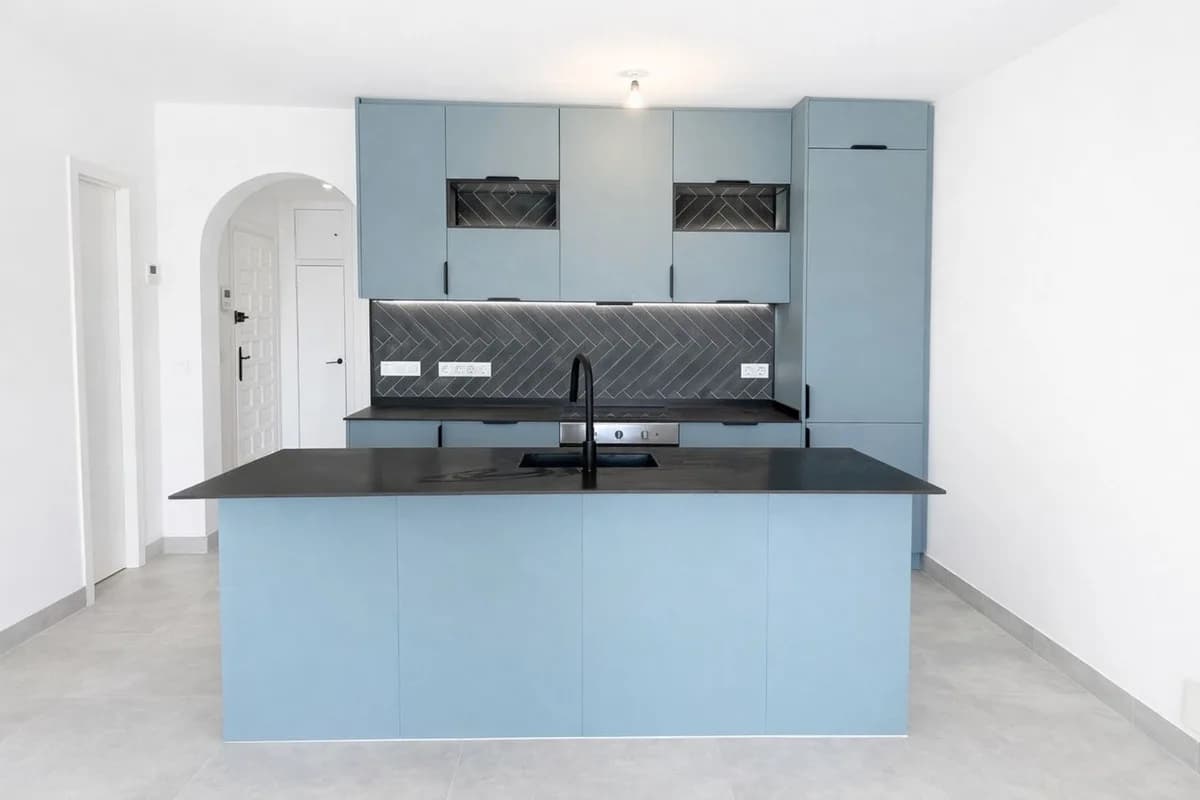 3 Bedroom Ground Floor Apartment for Sale in Nueva Andalucía, Málaga - Image 7