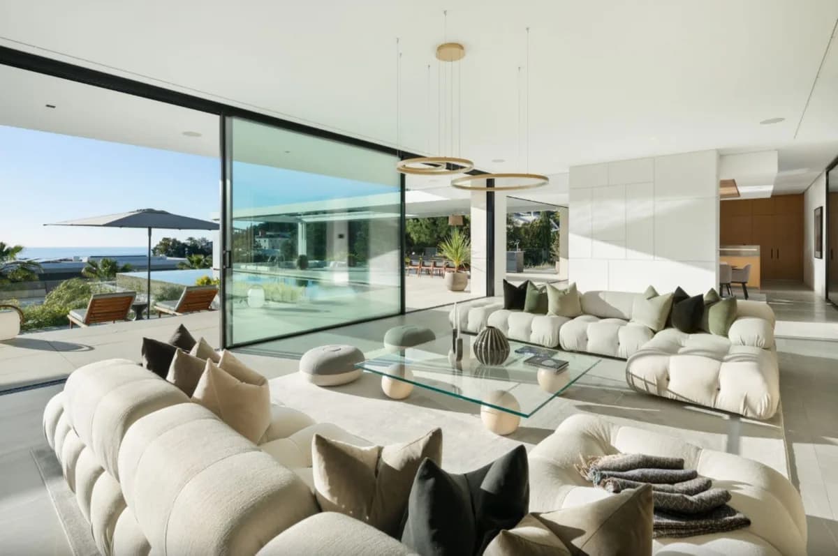 8 Bedroom Detached Villa for Sale in Benahavís, Málaga - Image 6