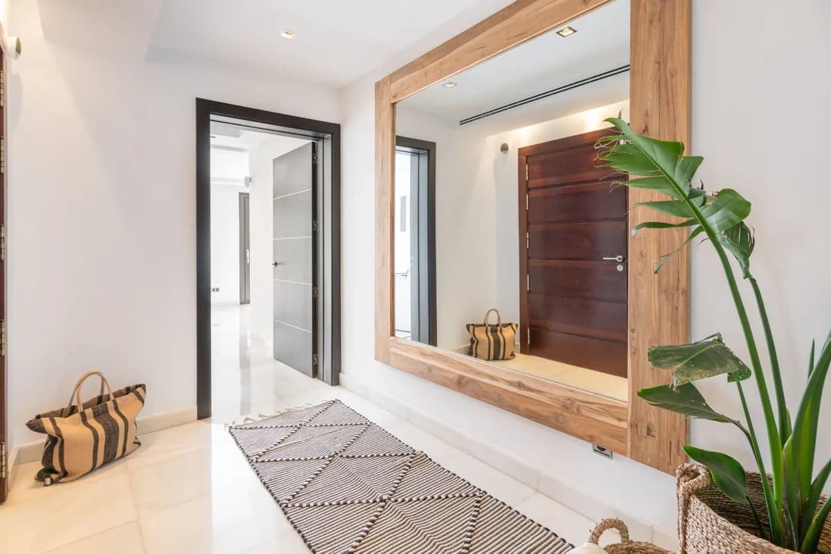 5 Bedroom Detached Villa for Sale in Nueva Andalucía, Málaga - Image 9