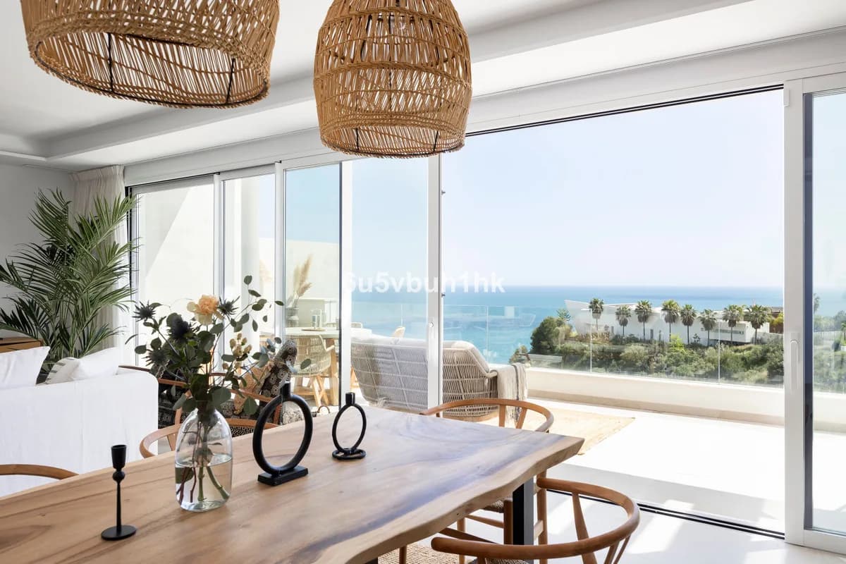 3 Bedroom Penthouse for Sale in Benalmadena, Málaga - Image 4