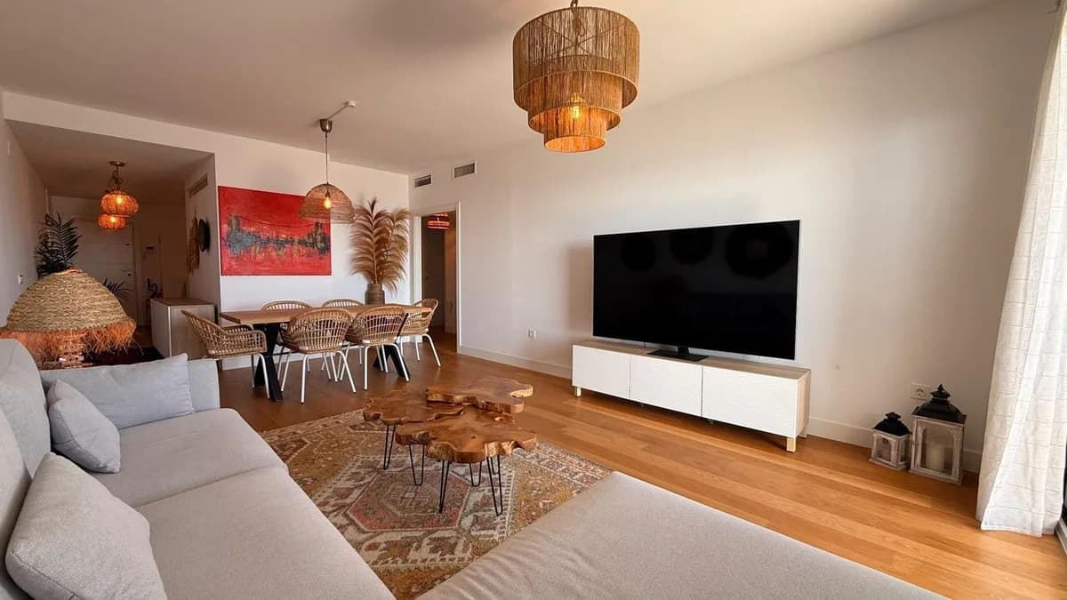 3 Bedroom Middle Floor Apartment for Sale in Mijas, Málaga - Image 6