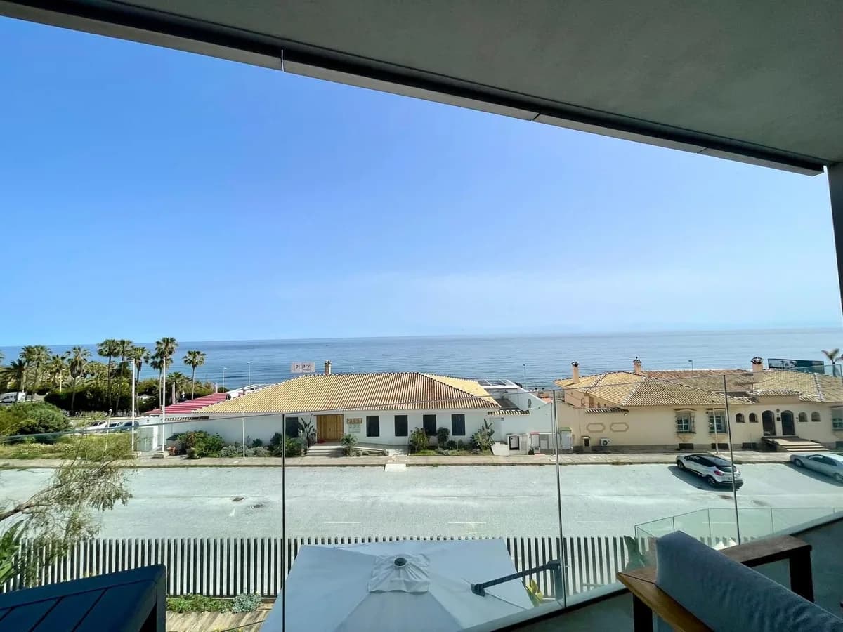 3 Bedroom Middle Floor Apartment for Sale in Mijas, Málaga - Image 9