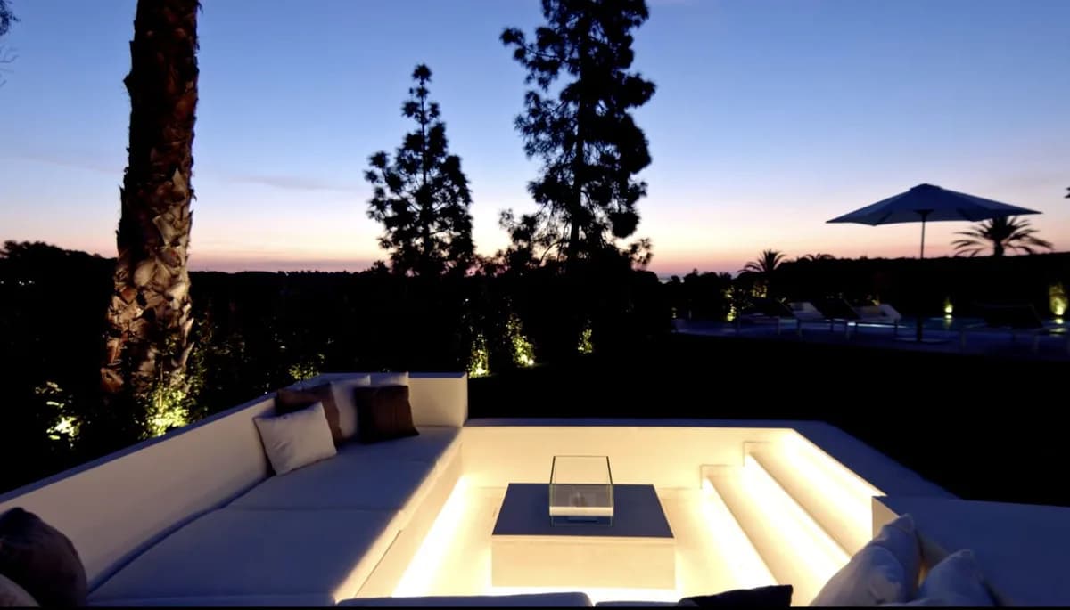 5 Bedroom Detached Villa for Sale in Aloha, Málaga - Image 4