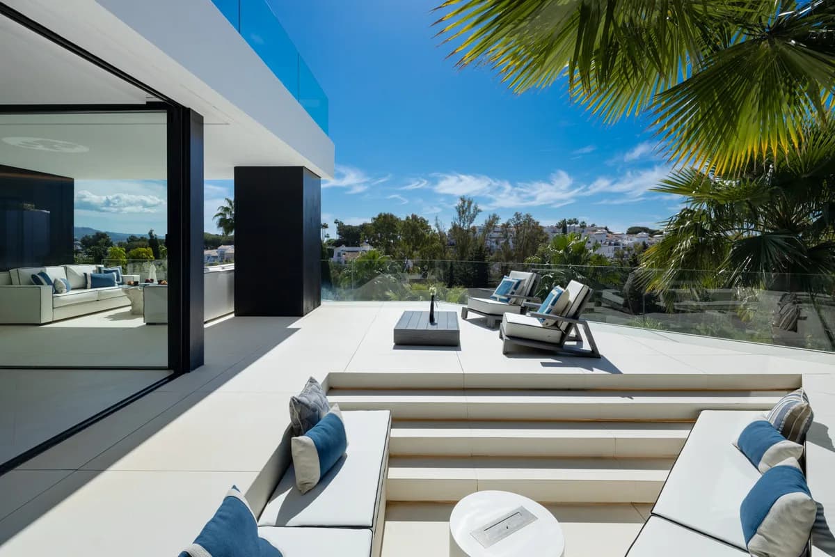 5 Bedroom Detached Villa for Sale in Benahavís, Málaga - Image 6