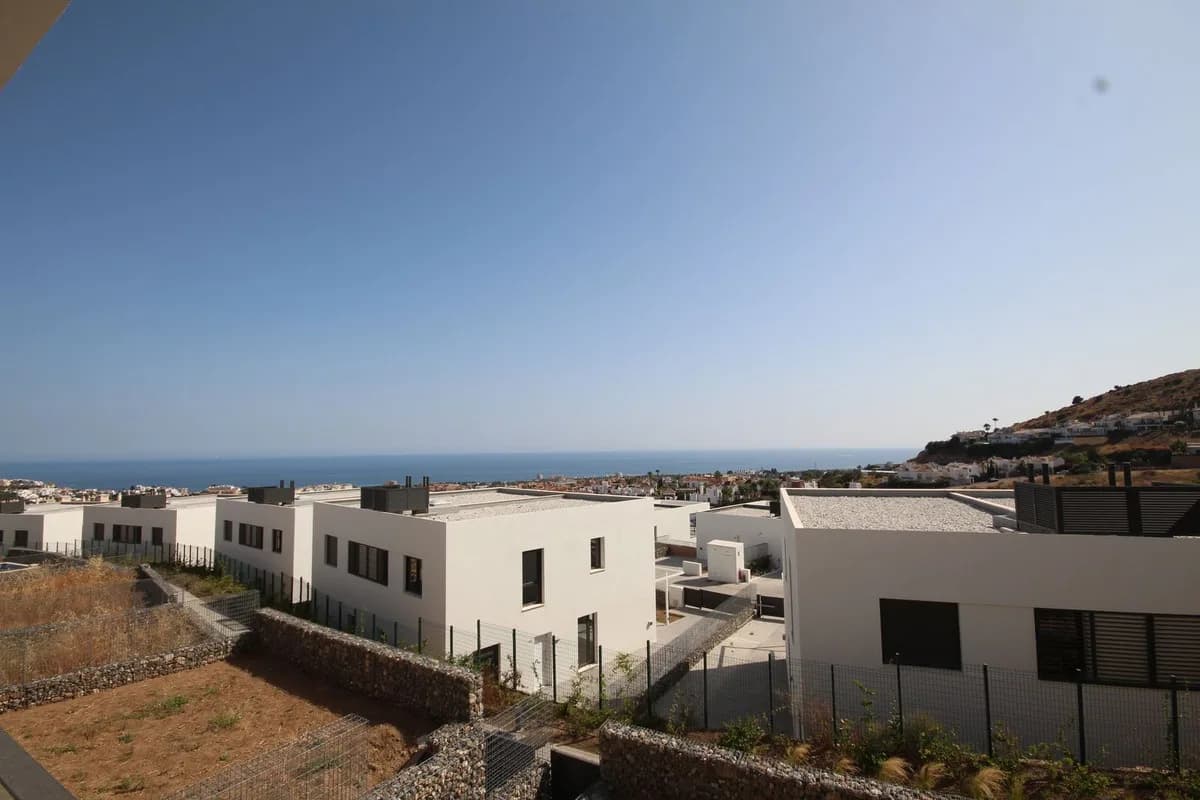 3 Bedroom Semi-Detached House for Sale in Riviera del Sol, Málaga