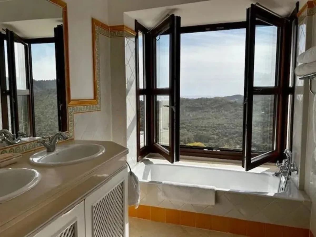 2 Bedroom Townhouse for Sale in Benahavís, Málaga - Image 9