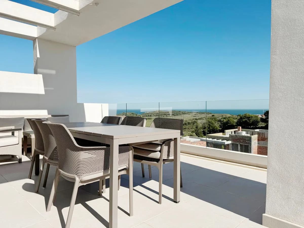 3 Bedroom Penthouse for Sale in Estepona, Málaga - Image 5