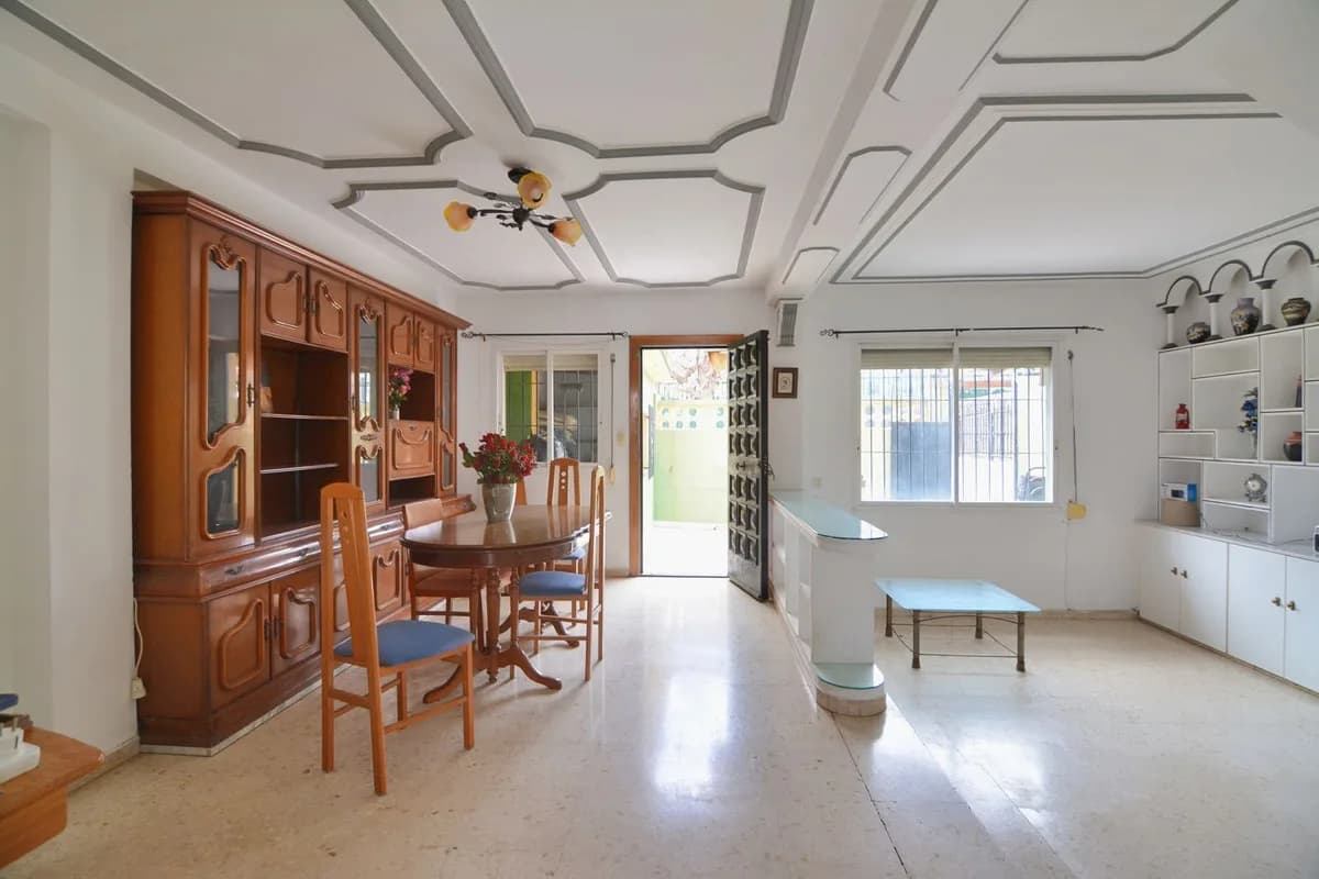 4 Bedroom Townhouse for Sale in Fuengirola, Málaga - Image 7