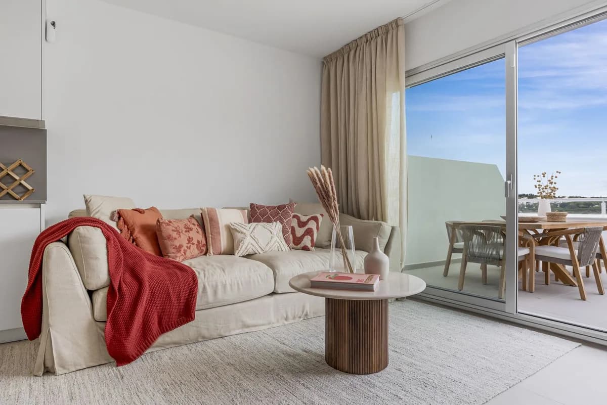 3 Bedroom Penthouse for Sale in Cancelada, Málaga - Image 4