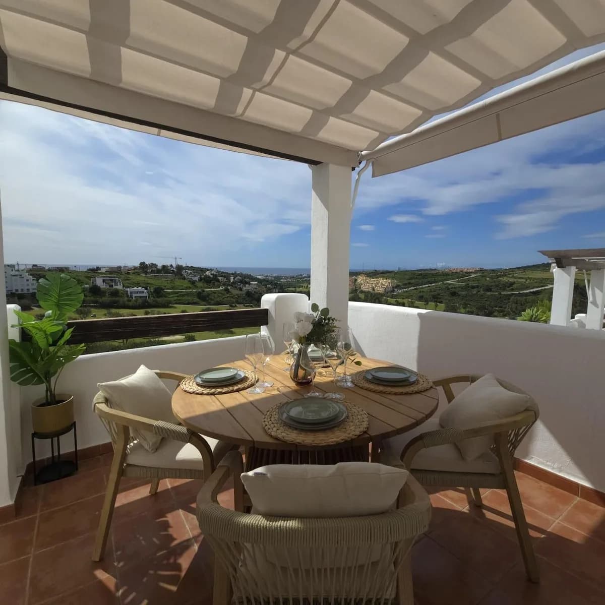 2 Bedroom Middle Floor Apartment for Sale in Valle Romano, Málaga