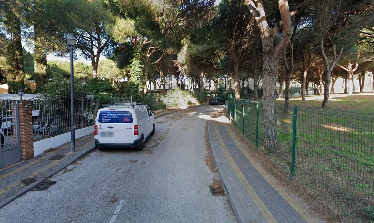 3 Bedroom Detached Villa for Sale in Marbella, Málaga - Image 4