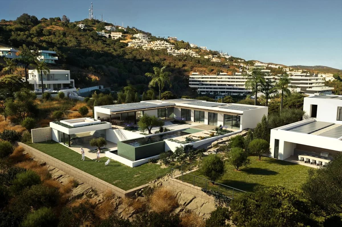 4 Bedroom Detached Villa for Sale in Altos de los Monteros, Málaga