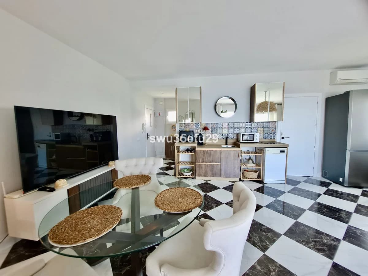 1 Bedroom Middle Floor Apartment for Sale in Calahonda, Málaga - Image 9