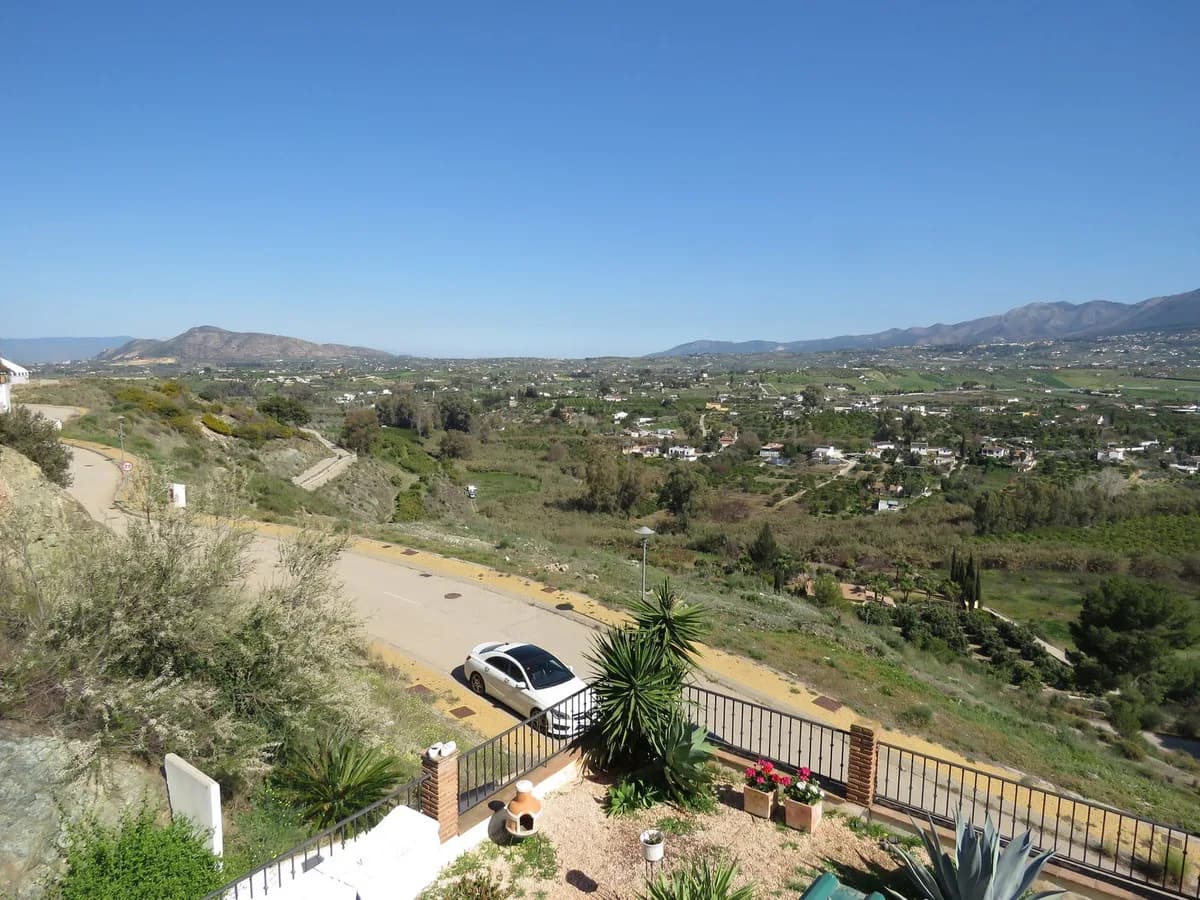4 Bedroom Detached Villa for Sale in Alhaurín el Grande, Málaga