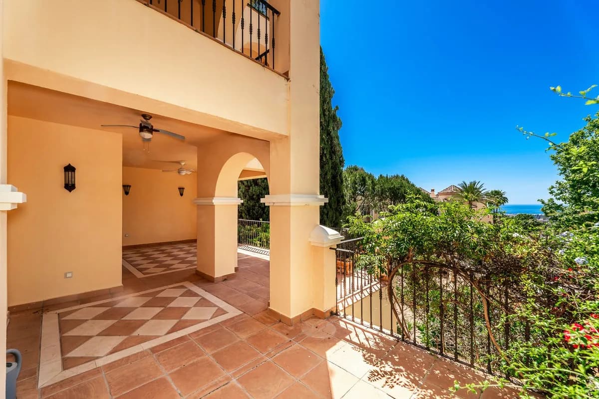 3 Bedroom Ground Floor Apartment for Sale in La Quinta, Málaga - Image 7
