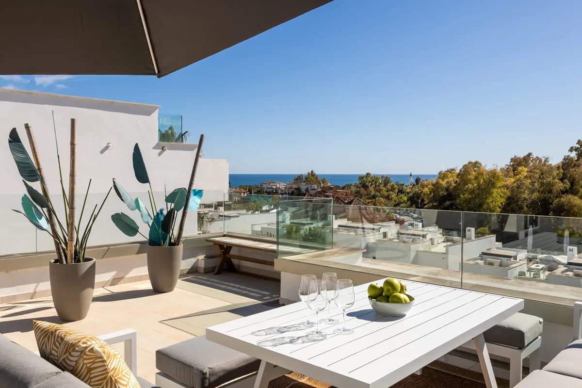 3 Bedroom Townhouse for Sale in The Golden Mile, Málaga - Image 3