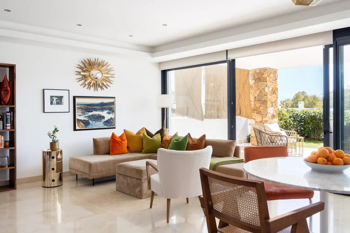 3 Bedroom Townhouse for Sale in The Golden Mile, Málaga - Image 4