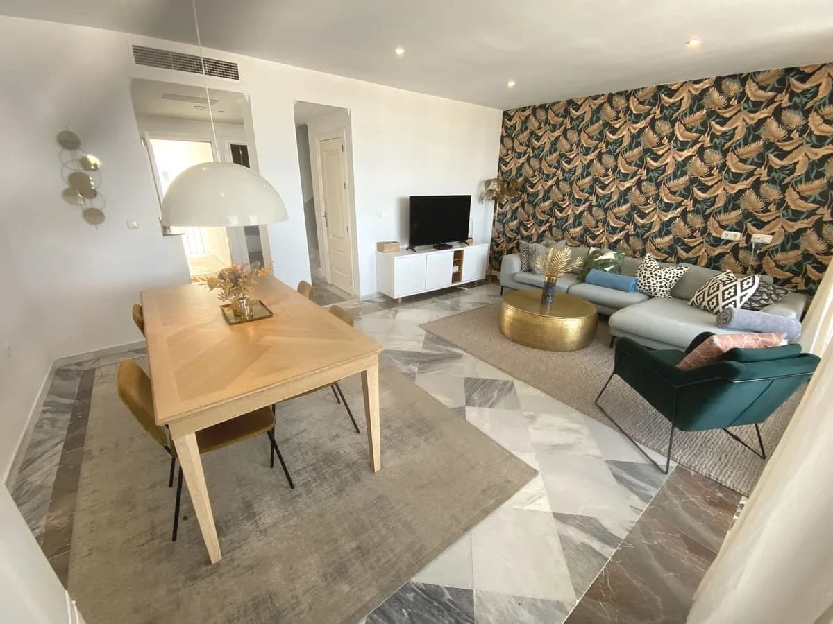 3 Bedroom Penthouse Duplex for Sale in Nueva Andalucía, Málaga - Image 5