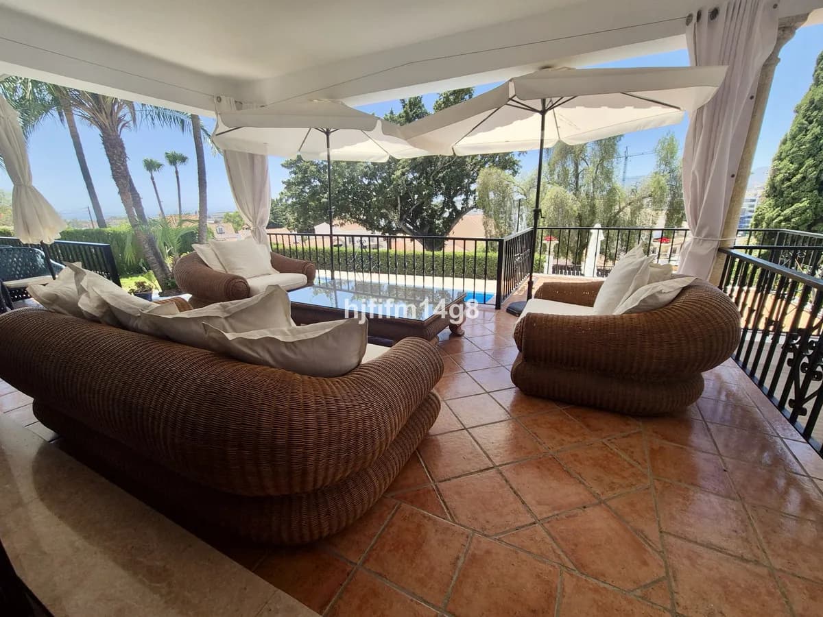 3 Bedroom Detached Villa for Sale in La Campana, Málaga - Image 3