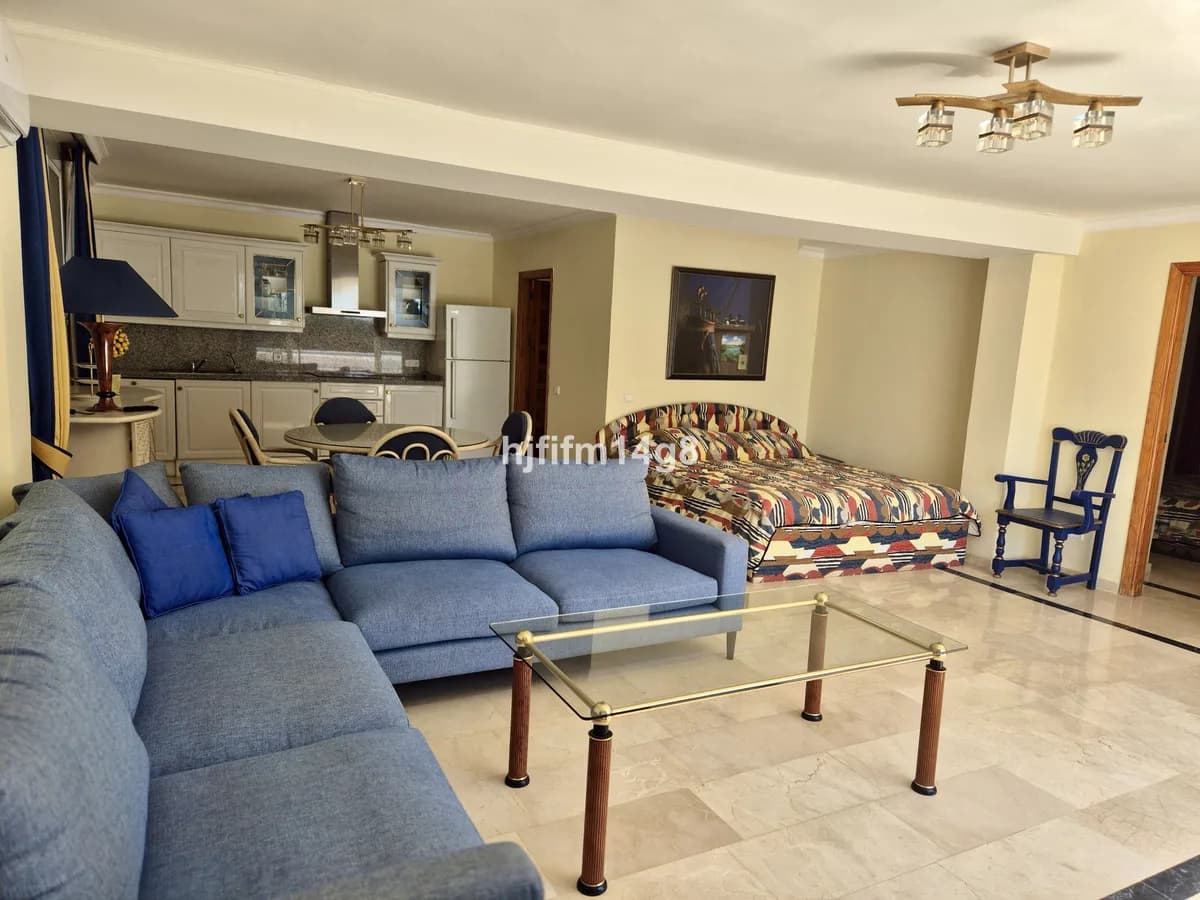 3 Bedroom Detached Villa for Sale in La Campana, Málaga - Image 8