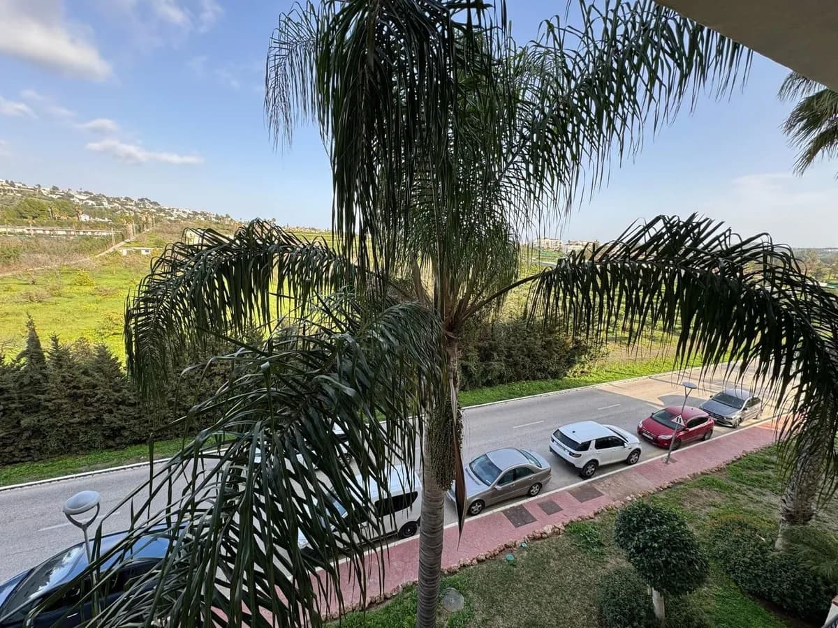 2 Bedroom Middle Floor Apartment for Sale in Mijas Golf, Málaga - Image 3