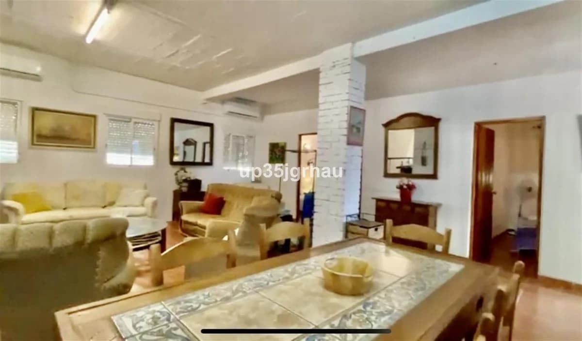 3 Bedroom Detached Villa for Sale in Gaucín, Málaga - Image 2