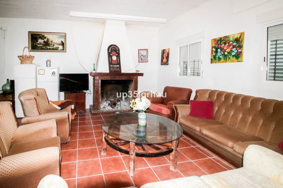 3 Bedroom Detached Villa for Sale in Gaucín, Málaga - Image 4