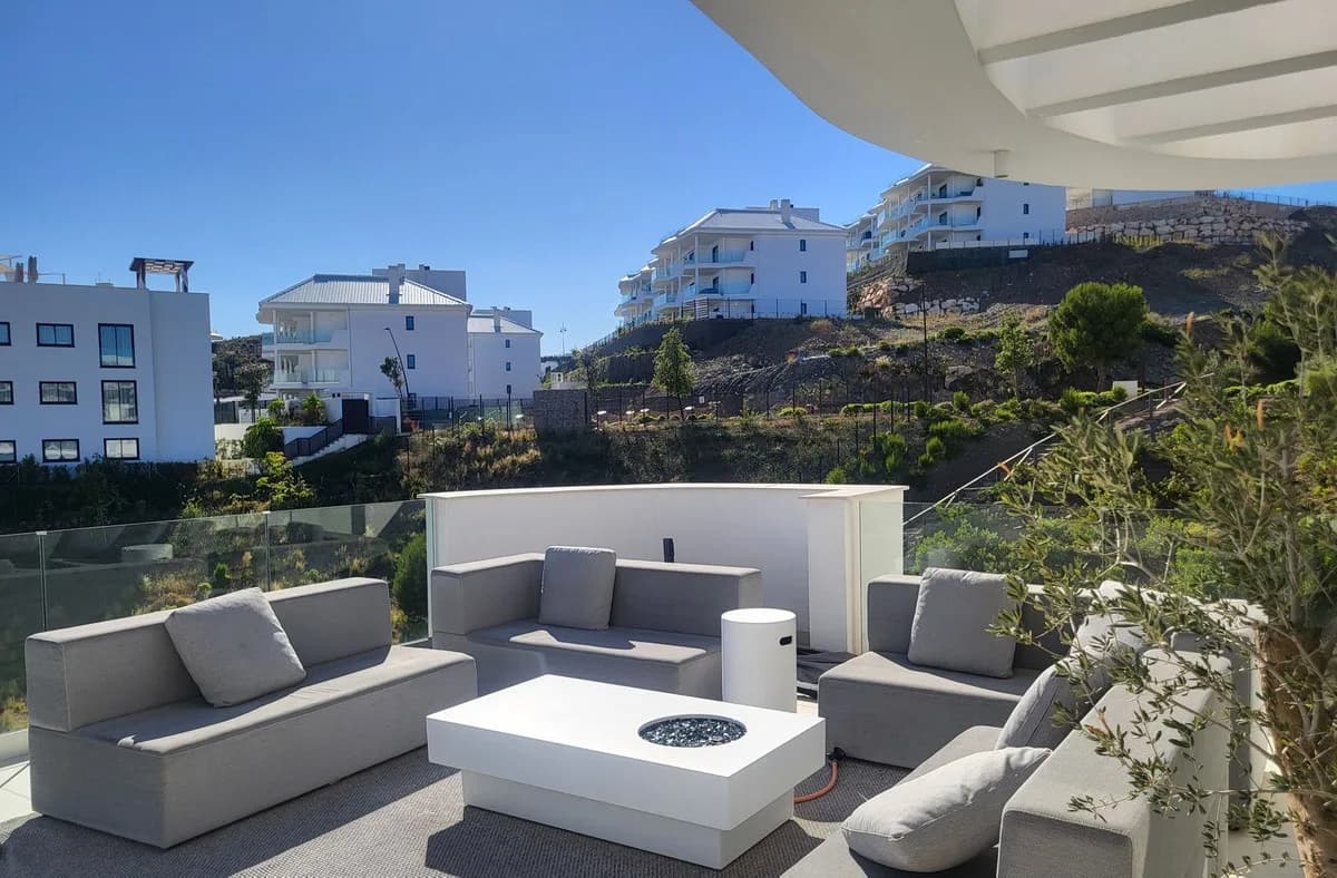 3 Bedroom Penthouse for Sale in Fuengirola, Málaga - Image 4