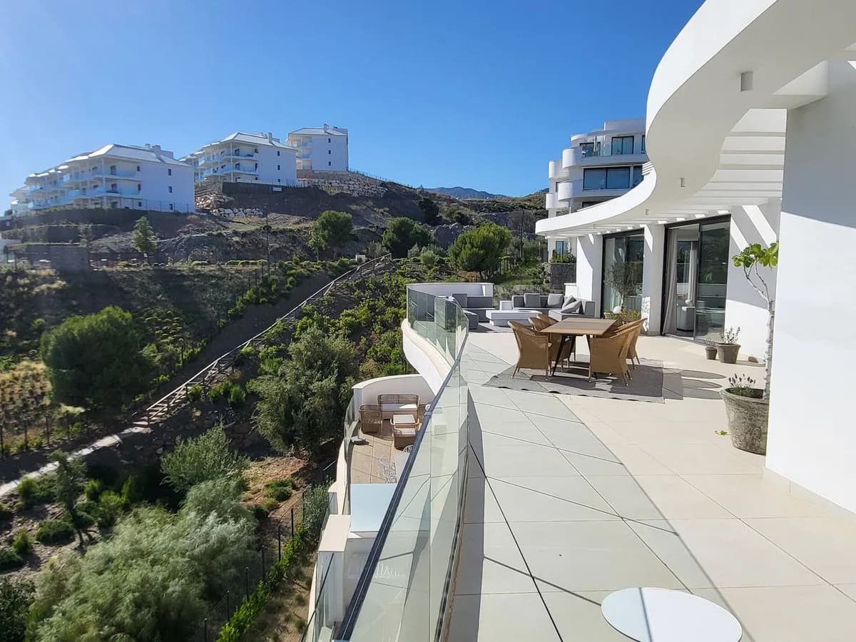 3 Bedroom Penthouse for Sale in Fuengirola, Málaga - Image 8