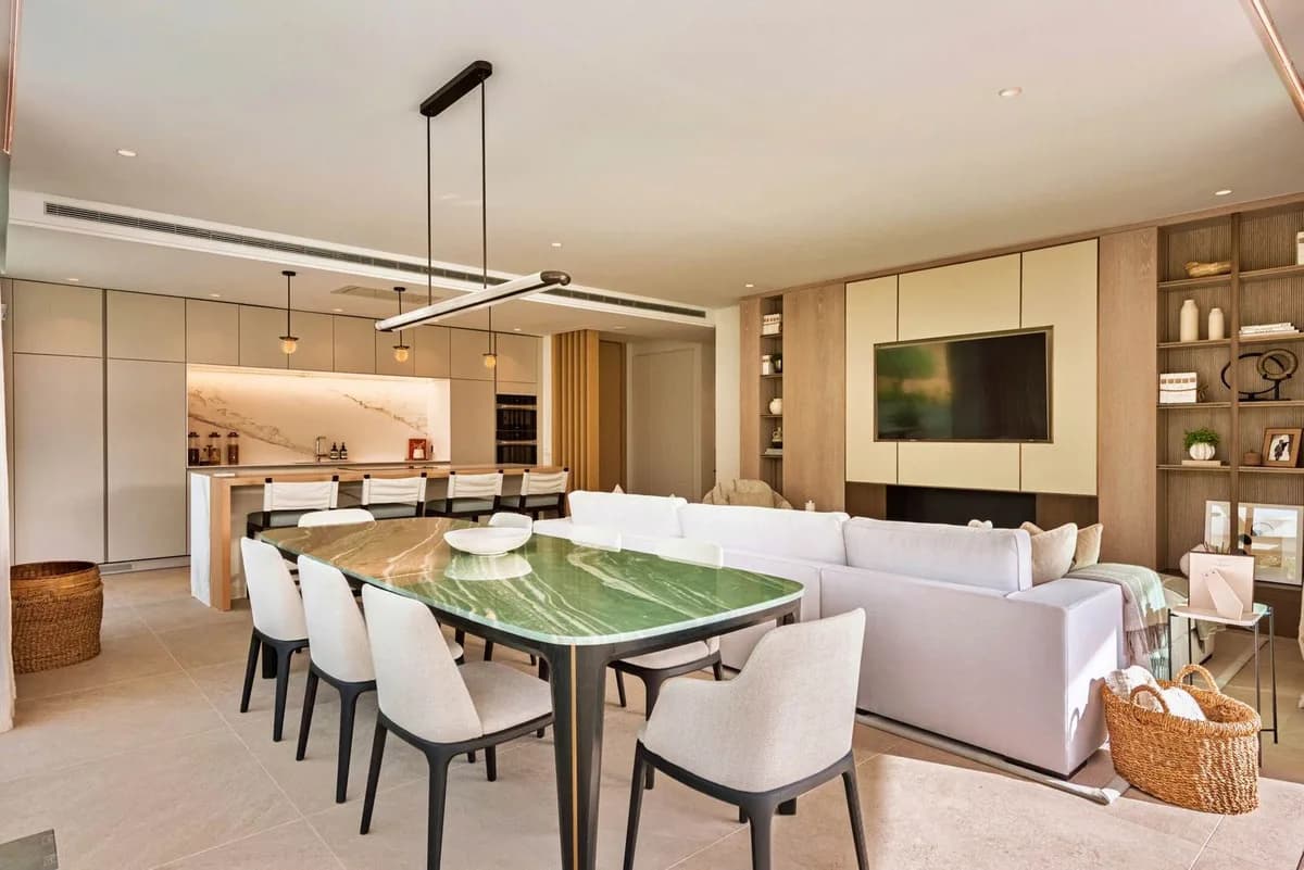 3 Bedroom Ground Floor Apartment for Sale in Nueva Andalucía, Málaga - Image 6