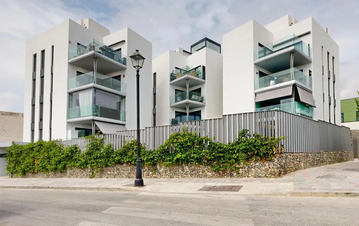 3 Bedroom Ground Floor Apartment for Sale in Los Pacos, Málaga