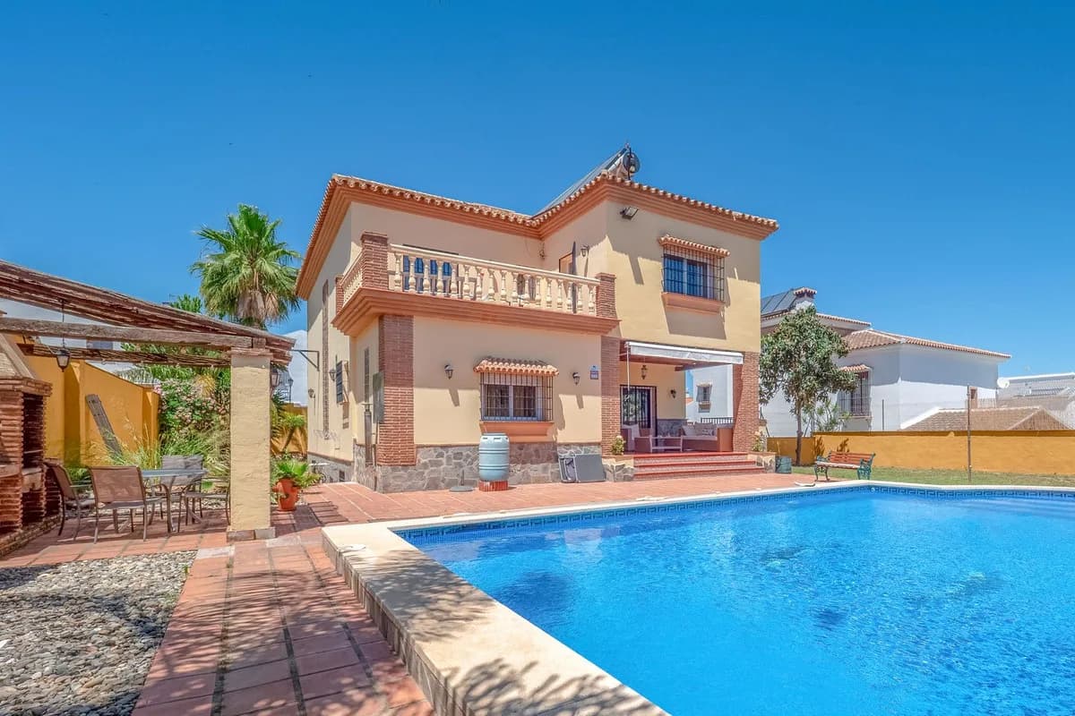 5 Bedroom Detached Villa for Sale in Alhaurín el Grande, Málaga