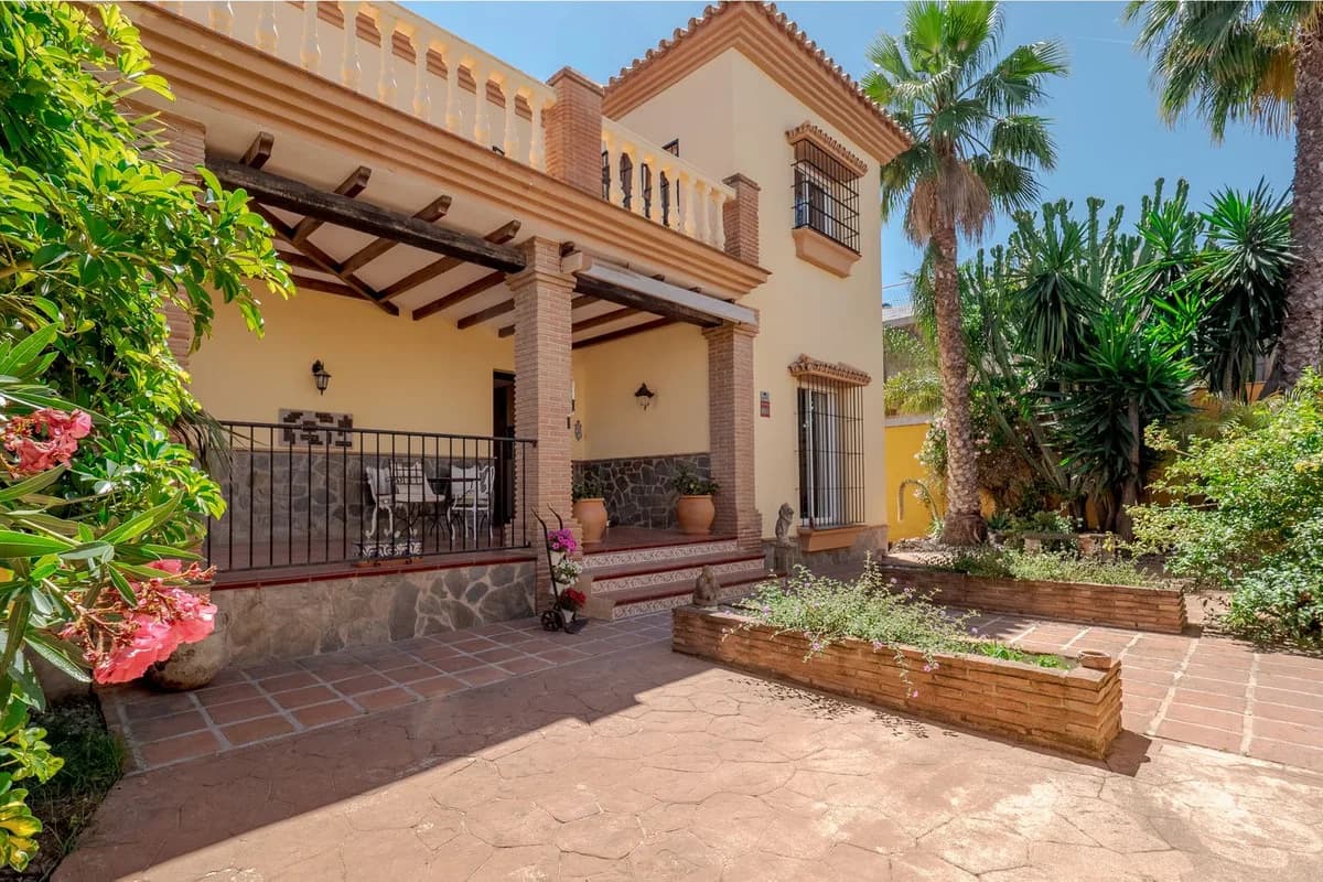 5 Bedroom Detached Villa for Sale in Alhaurín el Grande, Málaga - Image 7