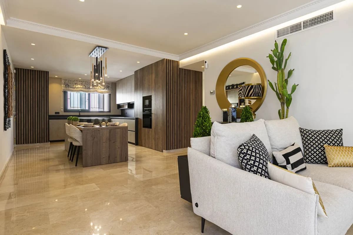 3 Bedroom Penthouse for Sale in Marbella, Málaga - Image 4