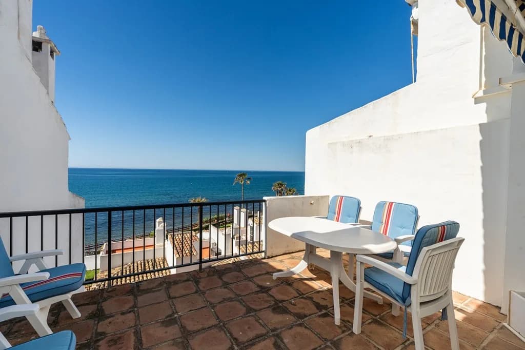 2 Bedroom Penthouse Duplex for Sale in Calahonda, Málaga - Image 3