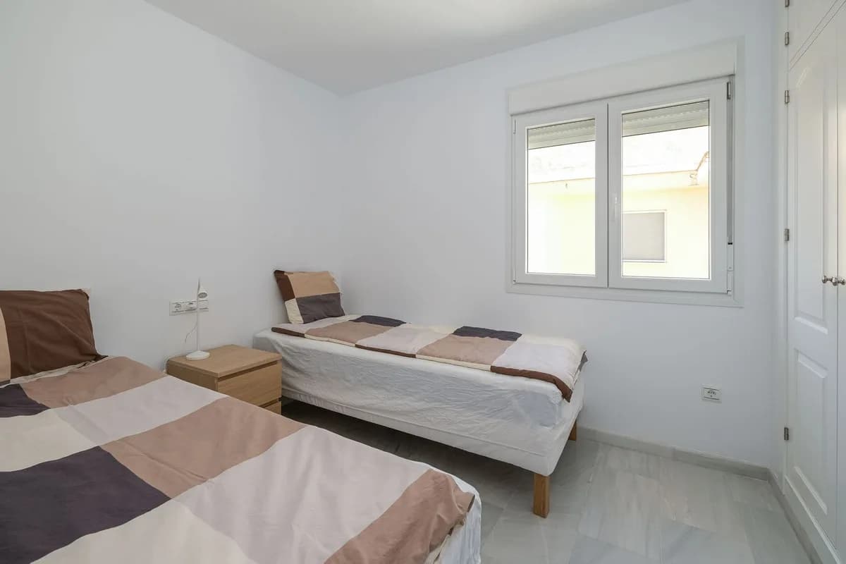3 Bedroom Penthouse for Sale in Los Boliches, Málaga - Image 6