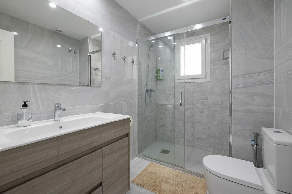 3 Bedroom Penthouse for Sale in Los Boliches, Málaga - Image 9
