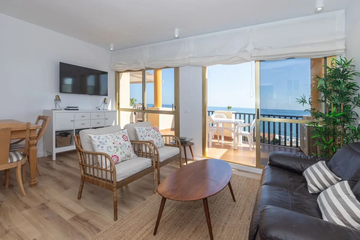 2 Bedroom Penthouse for Sale in Elviria, Málaga - Image 3