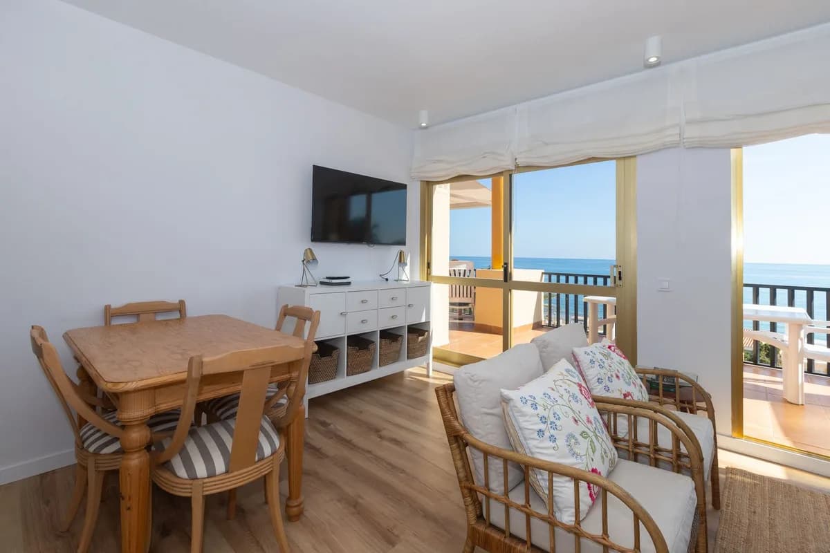 2 Bedroom Penthouse for Sale in Elviria, Málaga - Image 6