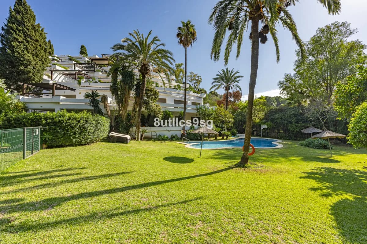 3 Bedroom Ground Floor Apartment for Sale in The Golden Mile, Málaga